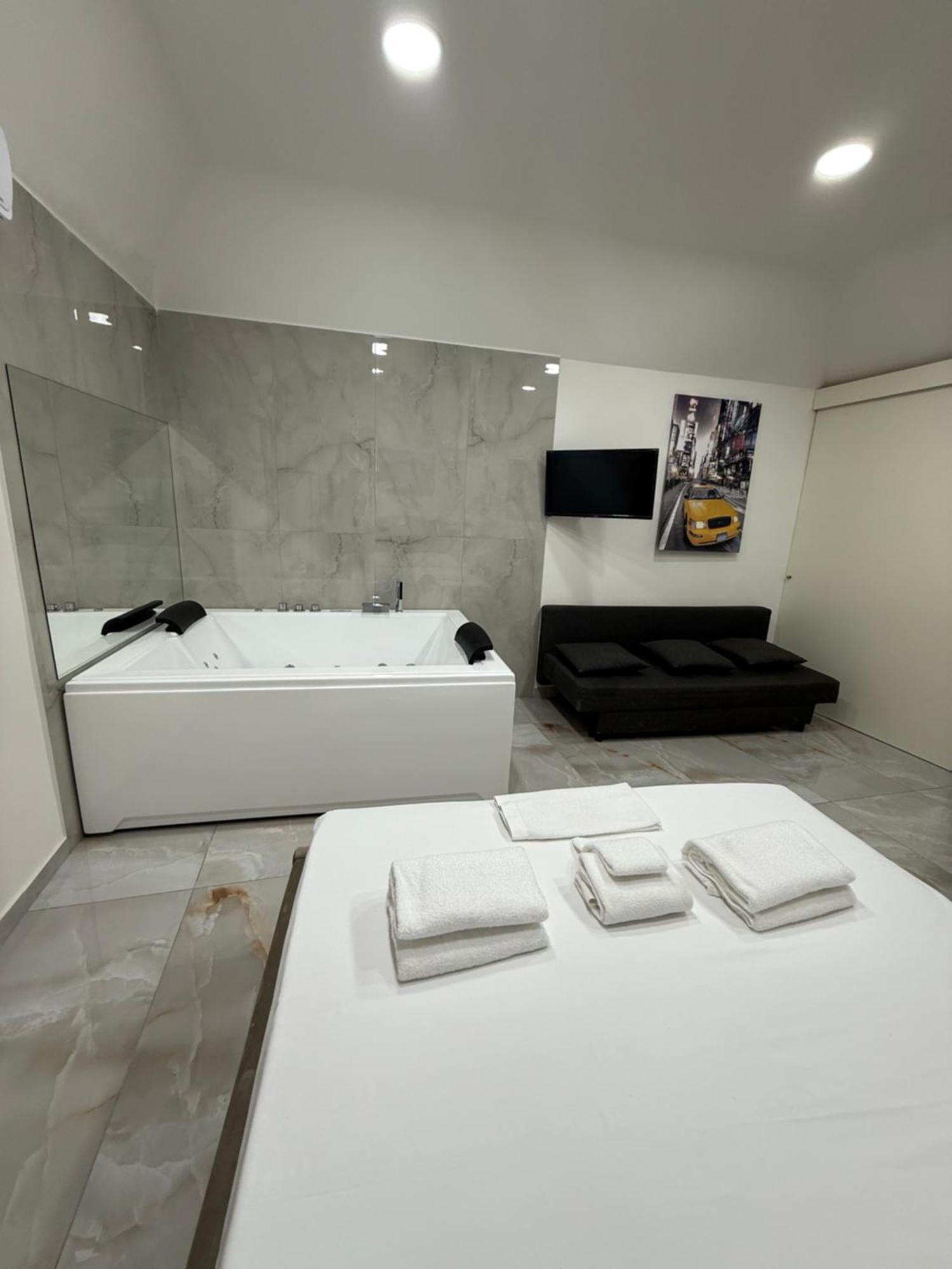 Caracciolo Suites 36 Nápoly Kültér fotó
